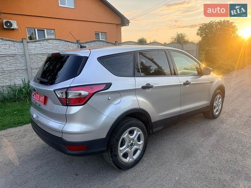 Позашляховик / Кросовер Ford Escape 2017 в Кременчуці