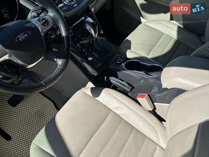 Внедорожник / Кроссовер Ford Escape 2013 в Белогородке
