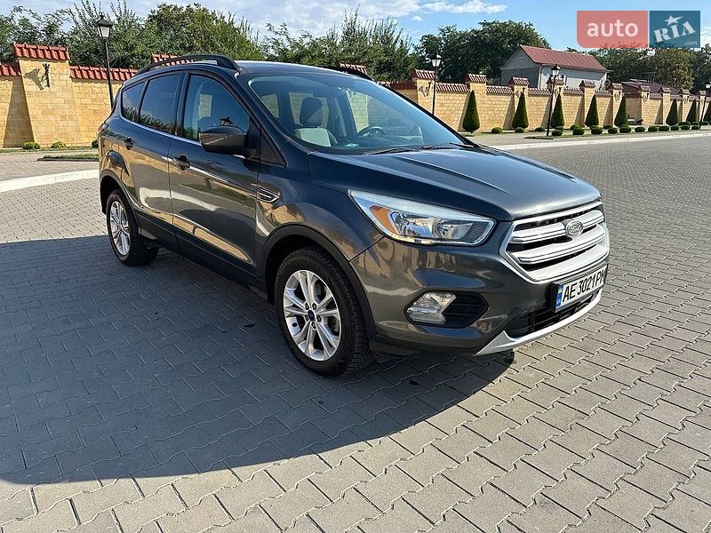 Внедорожник / Кроссовер Ford Escape 2017 в Измаиле