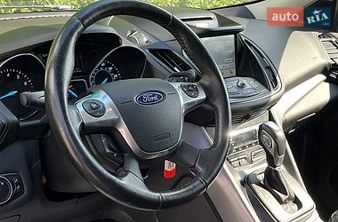 Внедорожник / Кроссовер Ford Escape 2016 в Львове