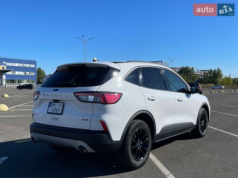Внедорожник / Кроссовер Ford Escape 2020 в Киеве