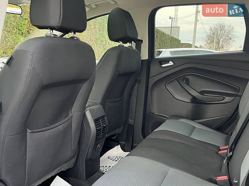 Внедорожник / Кроссовер Ford Escape 2017 в Львове