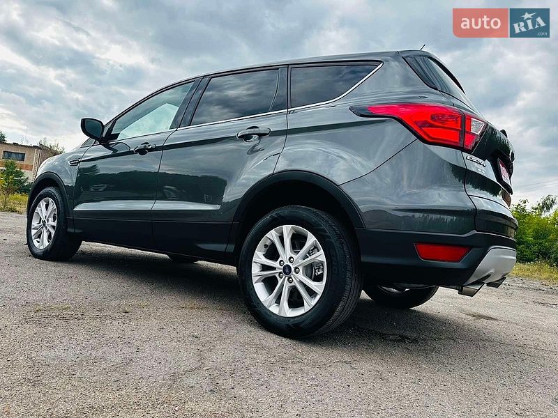 Позашляховик / Кросовер Ford Escape 2019 в Дубні