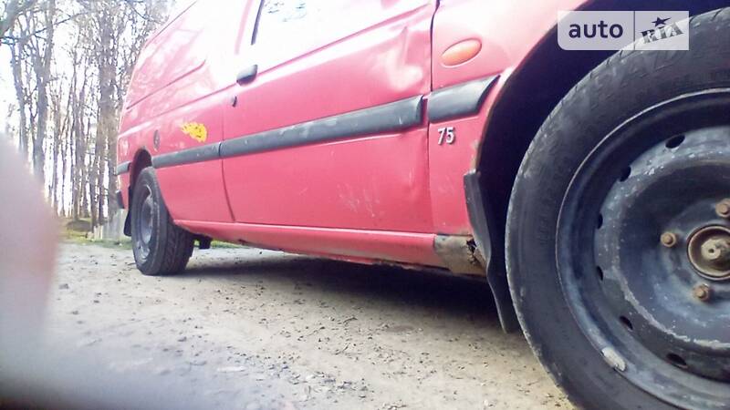 Грузовой фургон Ford Escort Express 2000 в Черновцах фото 5 Грузовой фургон Ford Escort Express 2000 в Черновцах