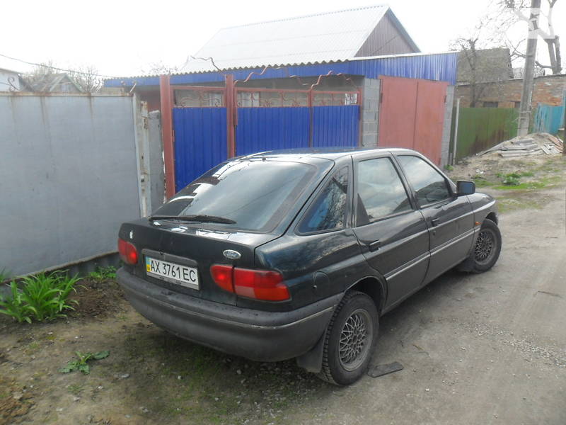 Хэтчбек Ford Escort 1993 в Никополе