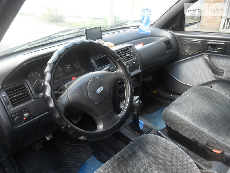 Хэтчбек Ford Escort 1993 в Никополе