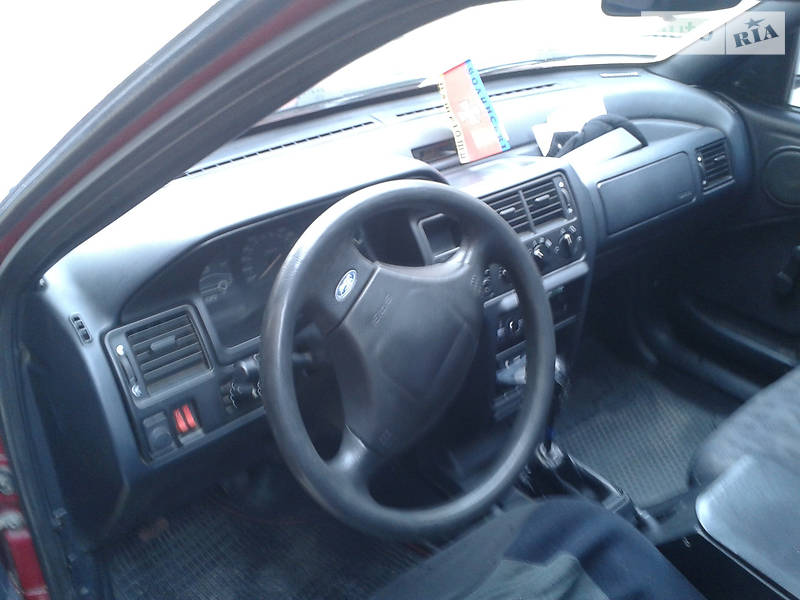 Хэтчбек Ford Escort 1993 в Луцке