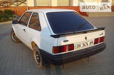 Хэтчбек Ford Escort 1988 в Шепетовке