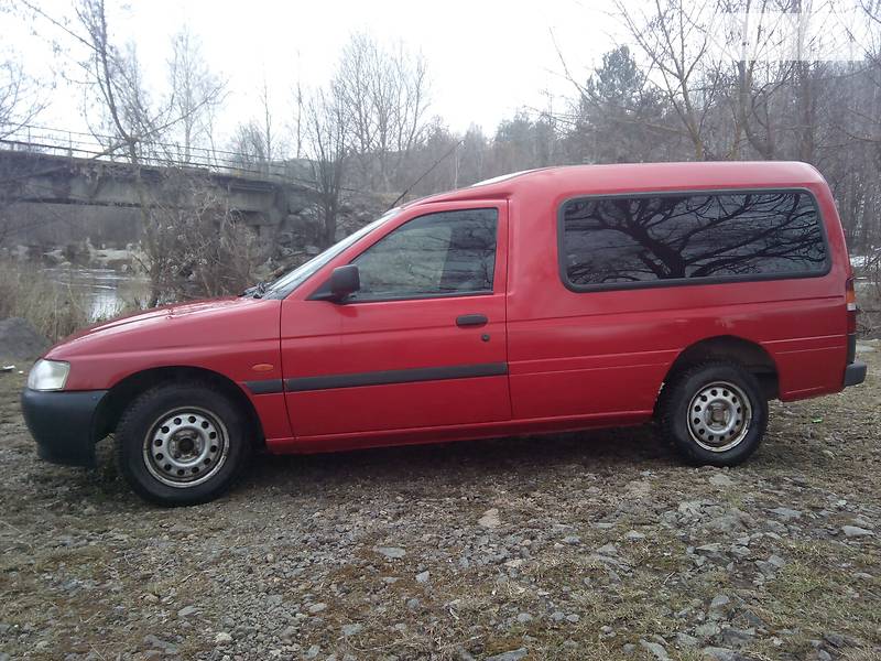 Грузопассажирский фургон Ford Escort 2000 в Малине