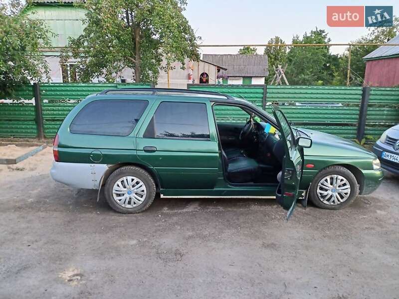 Универсал Ford Escort 1998 в Коростене
