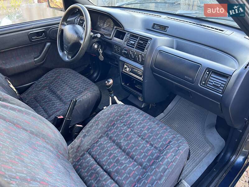 Седан Ford Escort 1994 в Раздельной