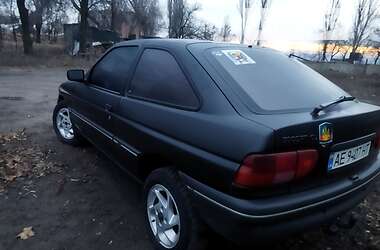 Хэтчбек Ford Escort 1994 в 