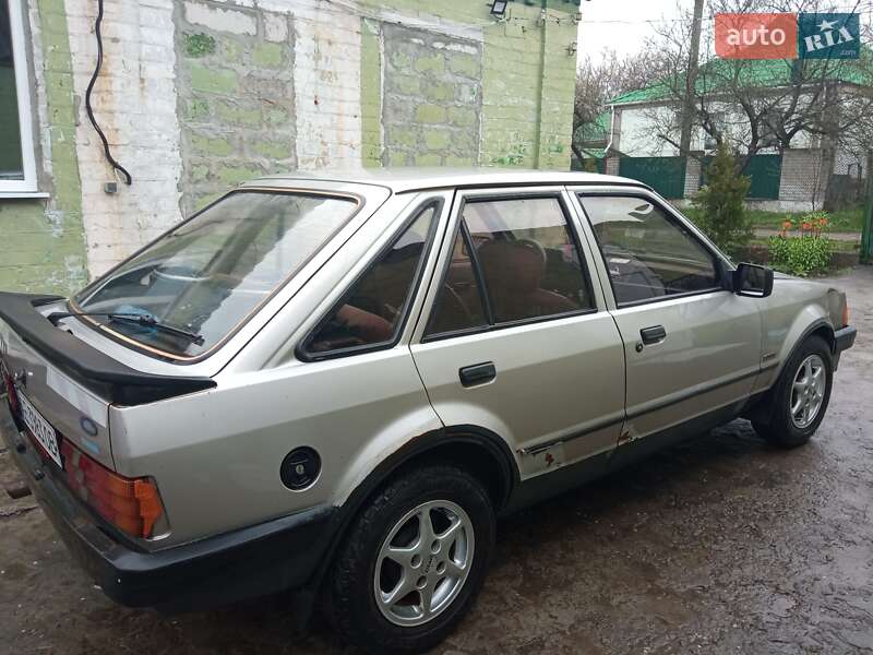 Хэтчбек Ford Escort 1985 в Днепре