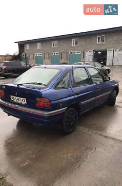Хетчбек Ford Escort 1991 в Березному