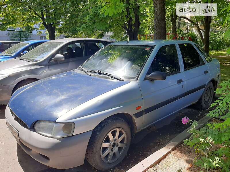 Хэтчбек Ford Escort 1998 в Одессе