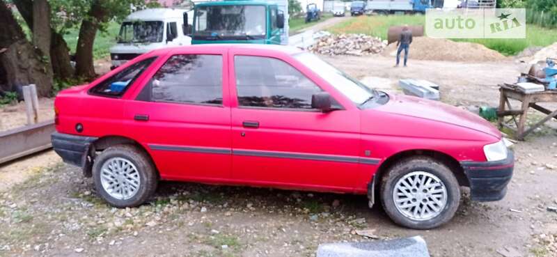 Ліфтбек Ford Escort 1990 в Чорткові