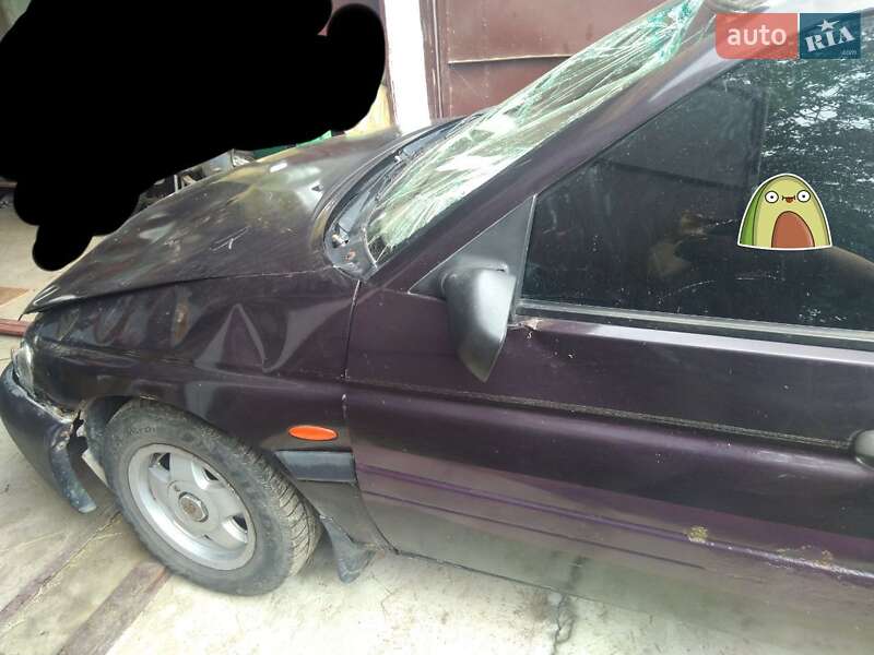 Хэтчбек Ford Escort 1996 в Дрогобыче