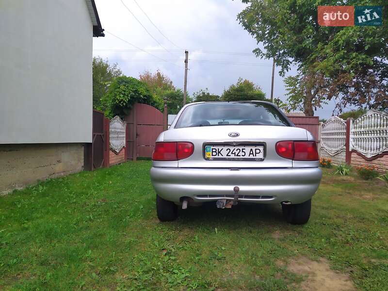 Хэтчбек Ford Escort 1995 в Ровно
