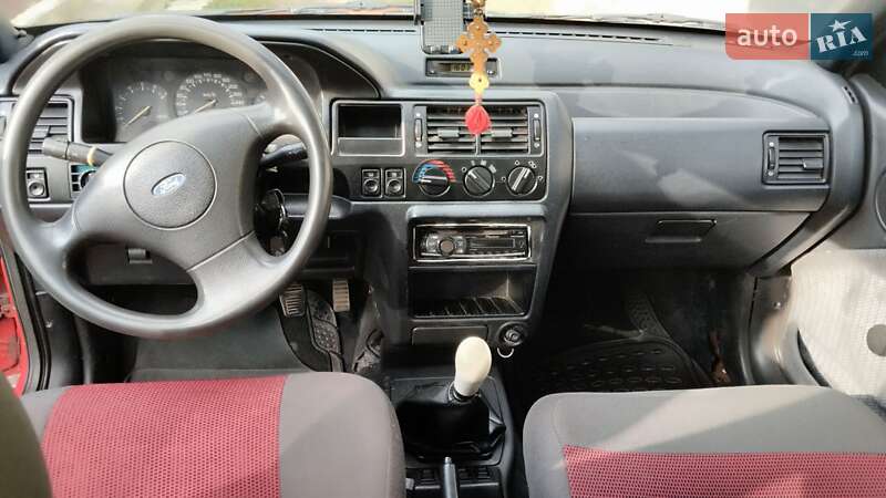 Хетчбек Ford Escort 1993 в Львові