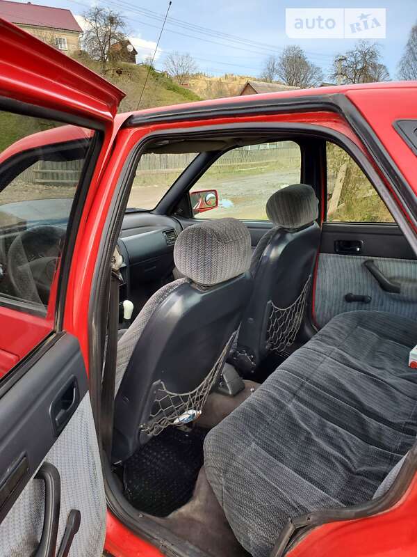 Седан Ford Escort 1992 в Драгобрате