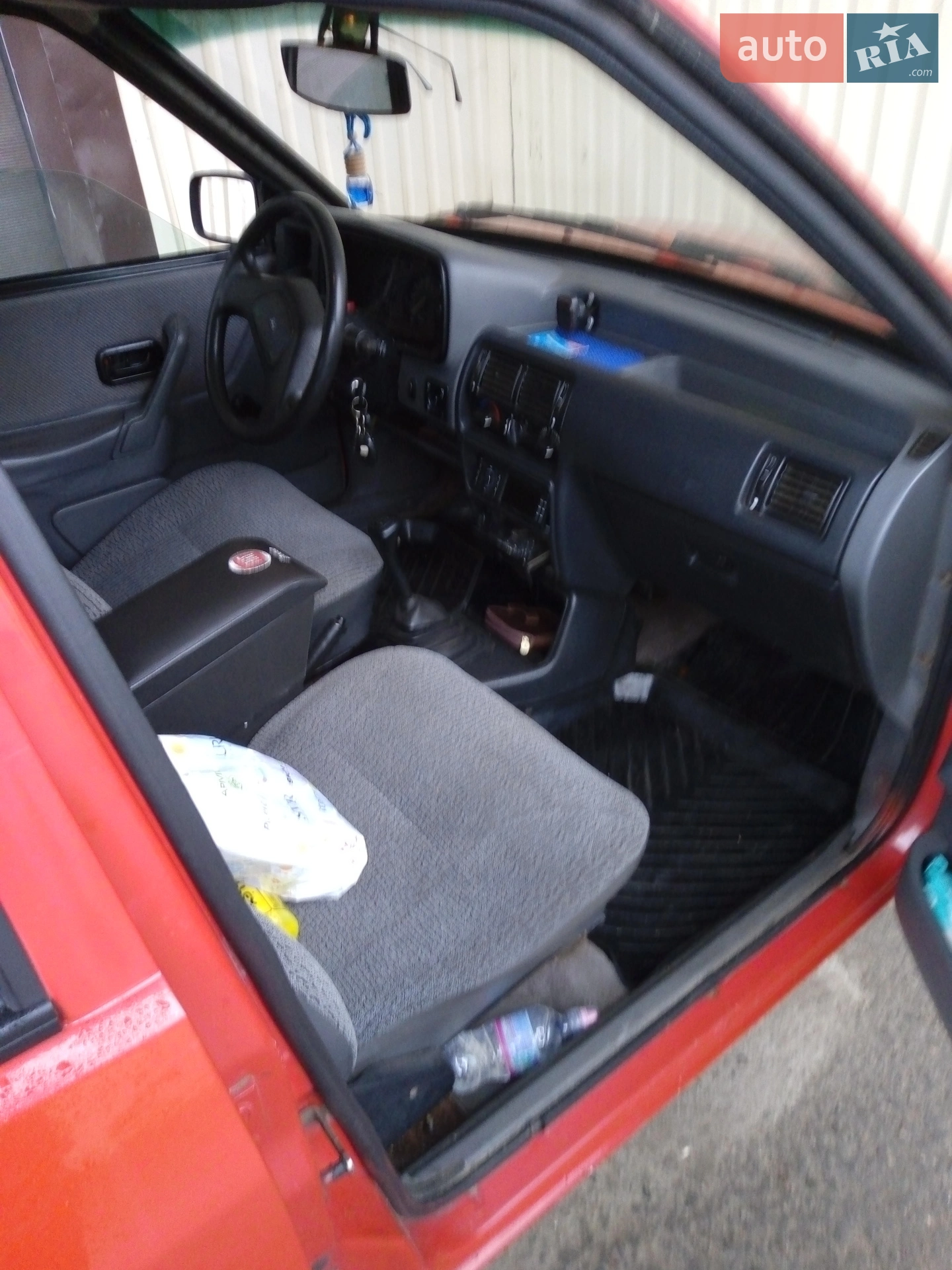 Ford Escort 1987 VIN WF0AXXGCAAHJ57052 фото оголошення 2 з 4