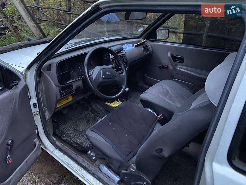 Хетчбек Ford Escort 1987 в Житомирі