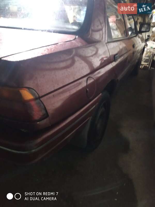 Седан Ford Escort 1994 в Рахове