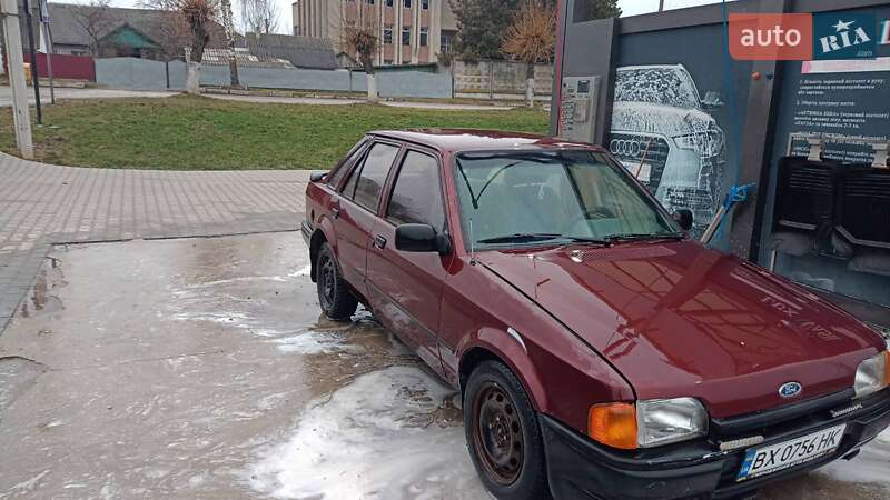Хэтчбек Ford Escort 1988 в Ярмолинцах