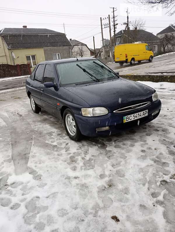 Лифтбек Ford Escort 1996 в Львове