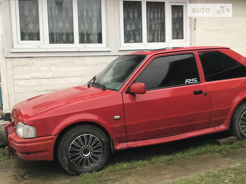 Хэтчбек Ford Escort 1989 в Ровно