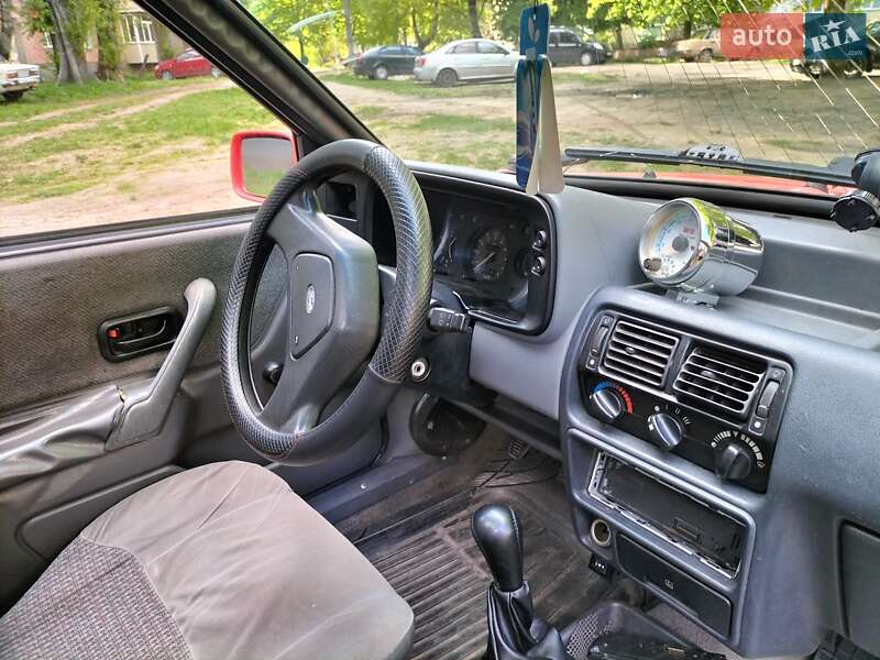 Хэтчбек Ford Escort 1987 в Чернигове