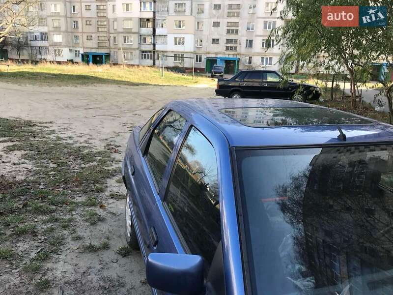 Хетчбек Ford Escort 1992 в Шостці