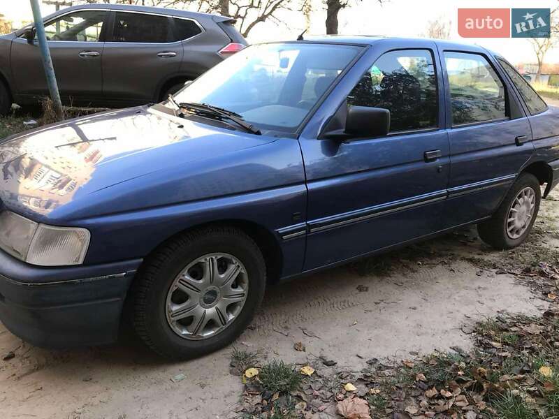 Хетчбек Ford Escort 1992 в Шостці