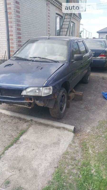 Хэтчбек Ford Escort 1995 в Луцке