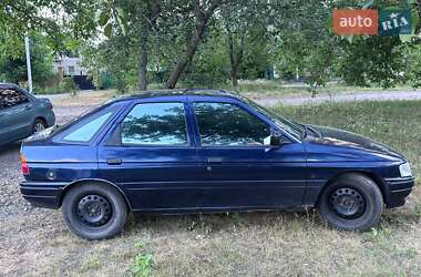 Хэтчбек Ford Escort 1991 в 