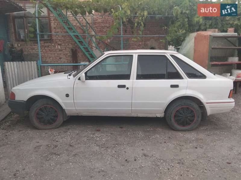 Хетчбек Ford Escort 1989 в Тернополі
