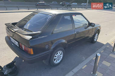 Хэтчбек Ford Escort 1988 в 