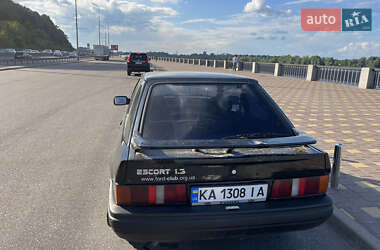 Хэтчбек Ford Escort 1988 в 