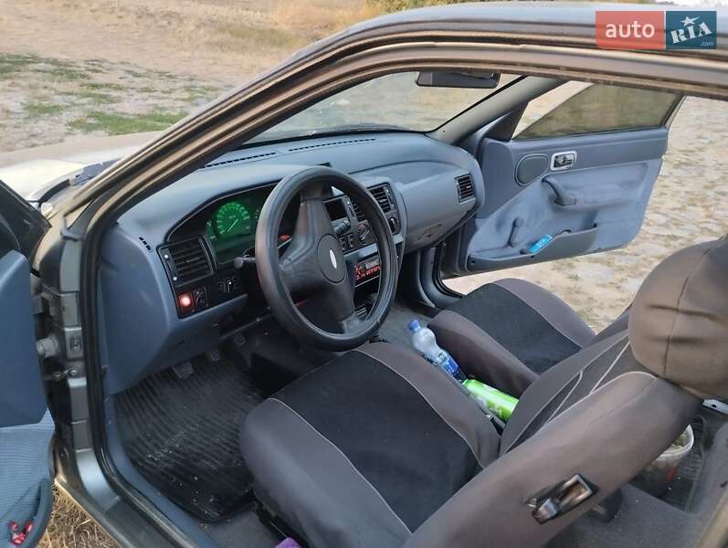 Хэтчбек Ford Escort 1992 в Бершади