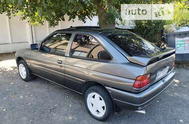 Хетчбек Ford Escort 1992 в Гайвороні