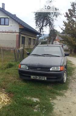 Седан Ford Escort 1992 в Діловому