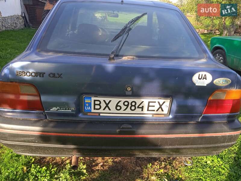 Хэтчбек Ford Escort 1990 в Полонном
