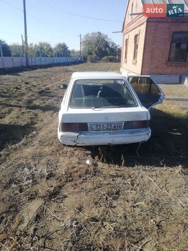 Хэтчбек Ford Escort 1988 в Турбовом
