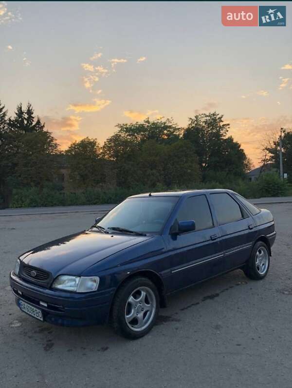 Хетчбек Ford Escort 1994 в Компаніївці