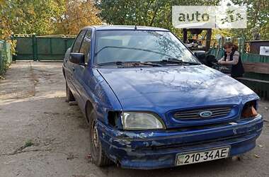 Ліфтбек Ford Escort 1992 в Новотроїцькому