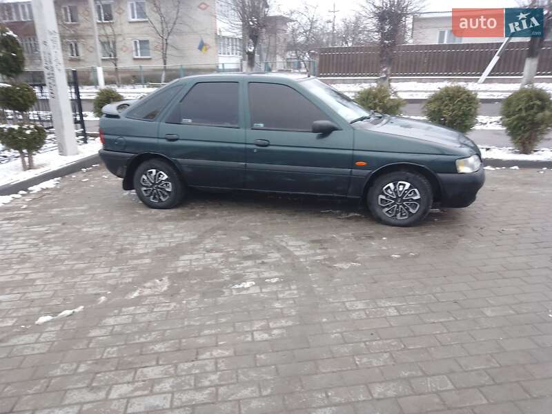 Хетчбек Ford Escort 1995 в Луцьку