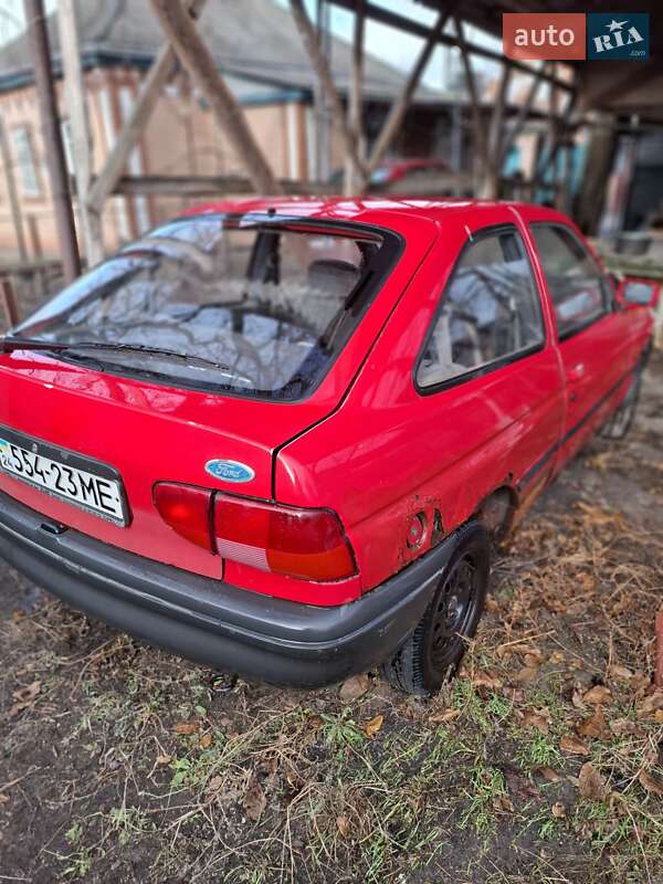 Хэтчбек Ford Escort 1992 в Золотоноше