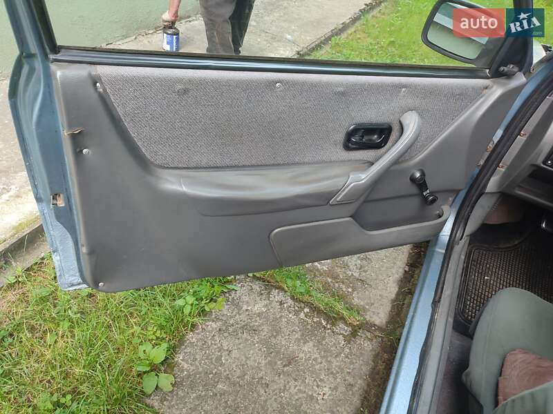 Хетчбек Ford Escort 1986 в Долині