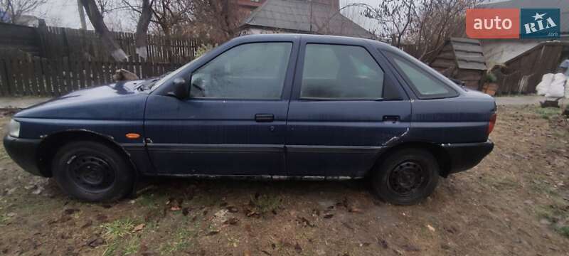 Хэтчбек Ford Escort 1995 в Бышеве