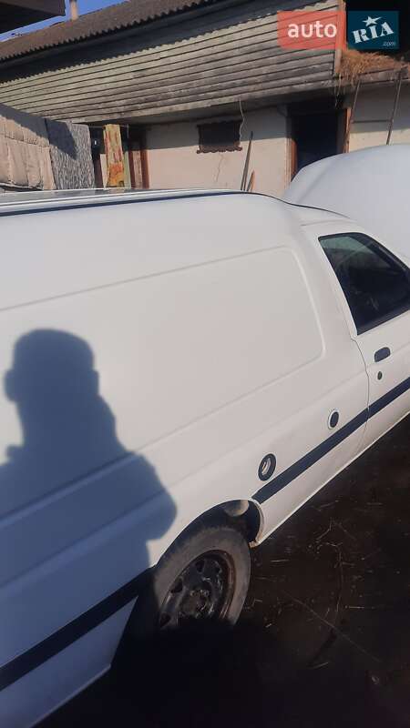 Универсал Ford Escort 1999 в Березному